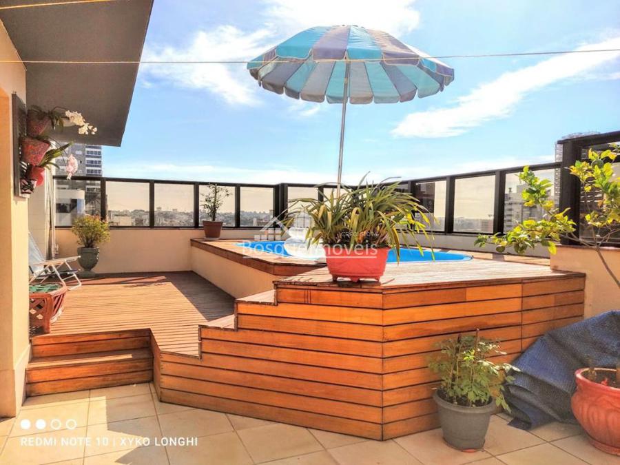 Terraço com Piscina