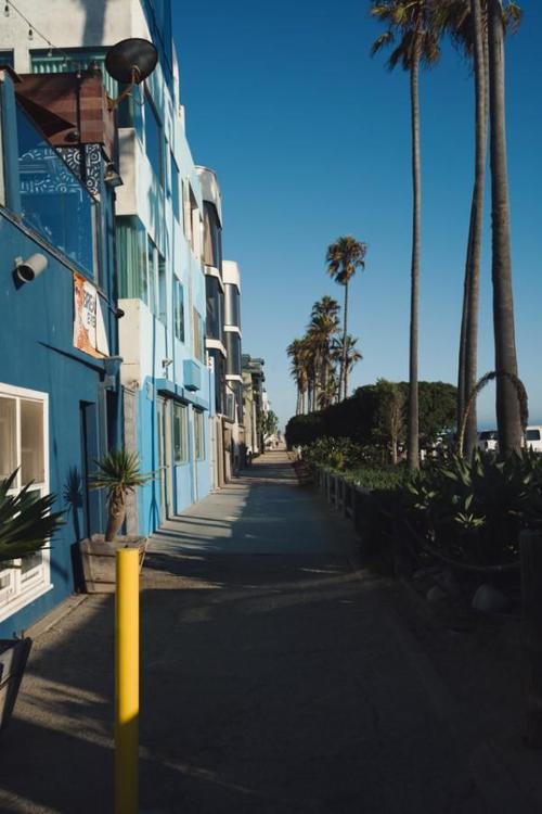 O que  melhor: alugar ou comprar um apartamento na praia?
