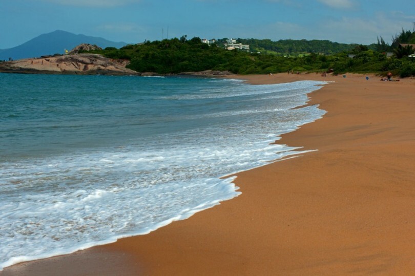 Praias que voc precisa conhecer na Costa Esmeralda 