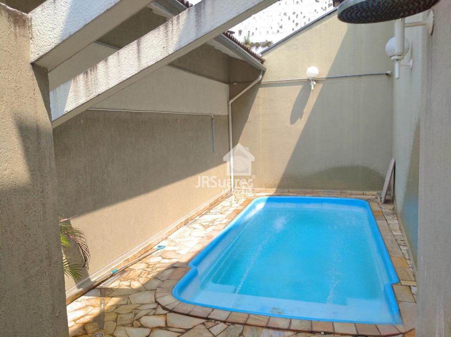 PISCINA CONDOMíNIO