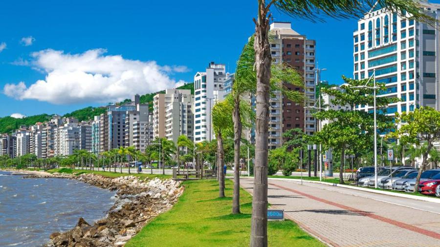 Vale a pena comprar um apartamento no litoral de Santa Catarina?