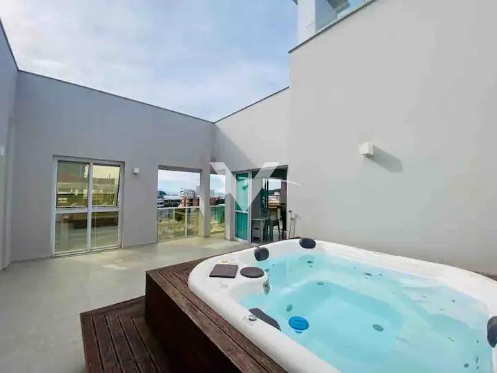 TERRAÇO COM JACUZZI